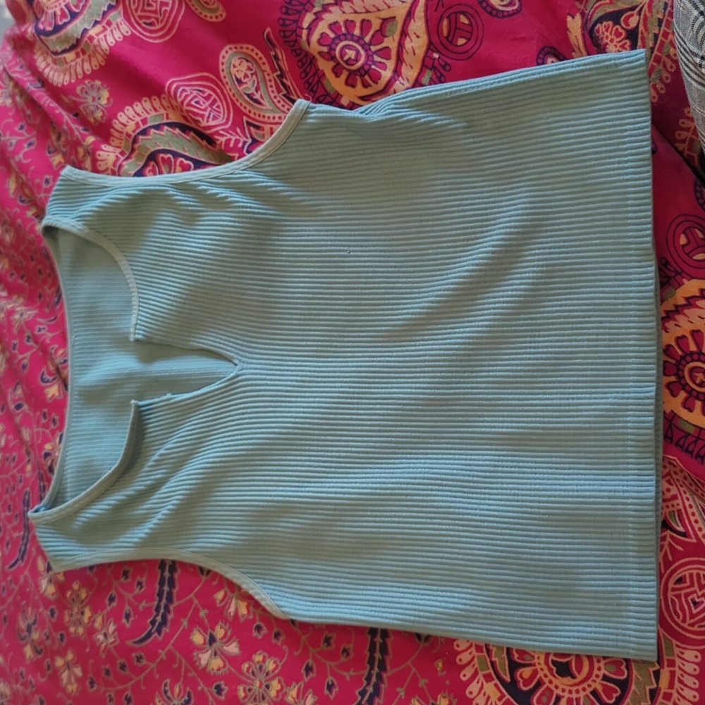 Seamless crop athletic top